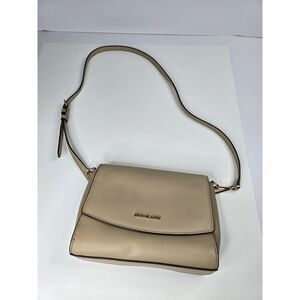 Michael Kors Ellis Medium leather Flap Messenger Crossbody Bag Cocktail‎ Dinner